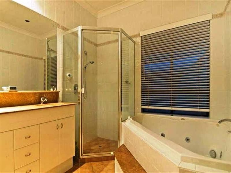 24 Uplands Court, Tallai QLD 4213