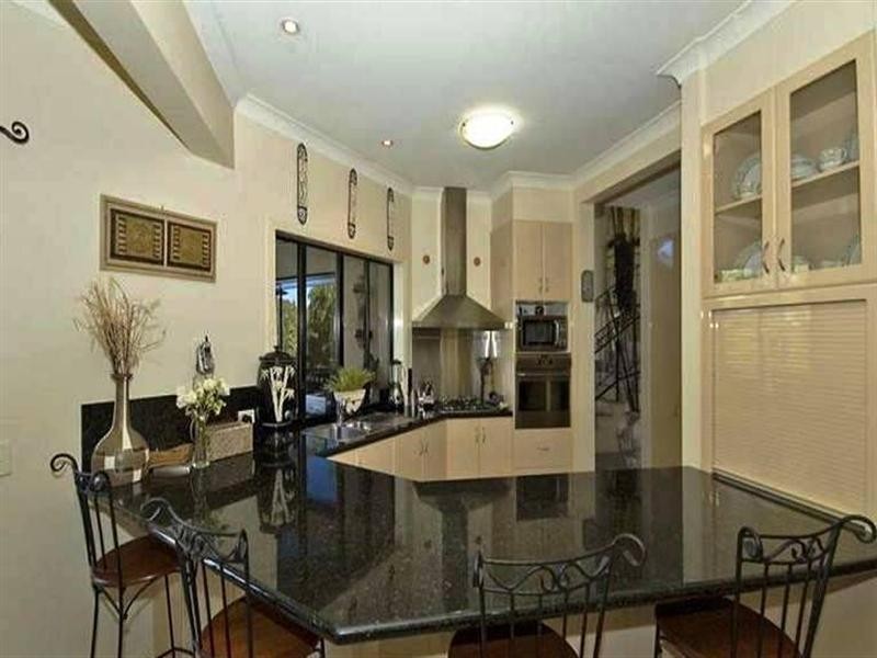 24 Uplands Court, Tallai QLD 4213