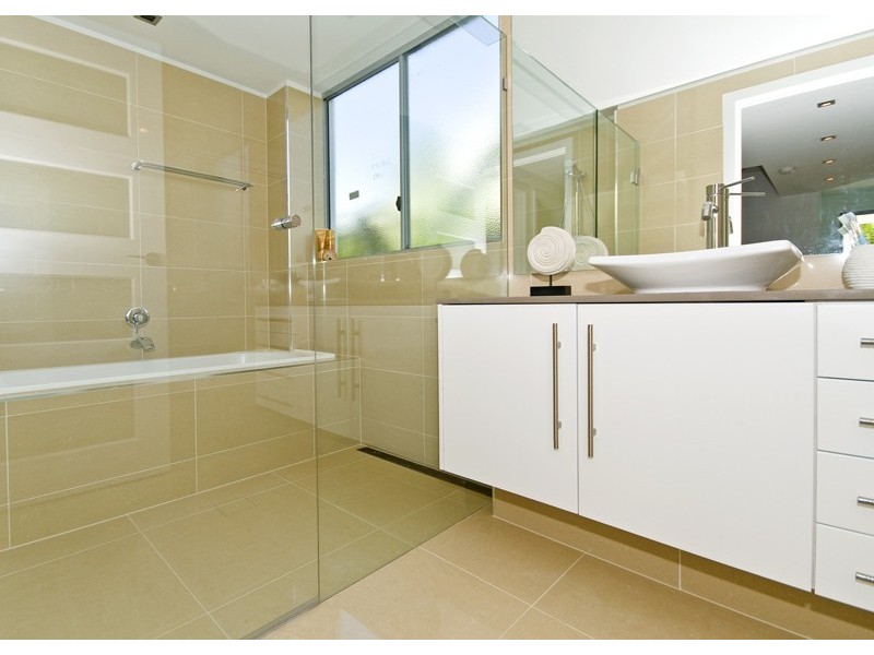 94 Pacific Parade, Bilinga QLD 4225