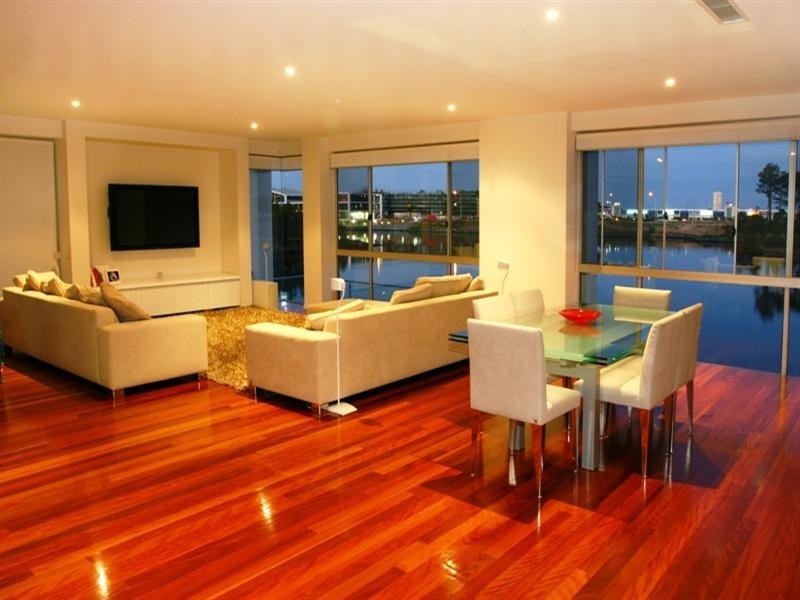 Villa 2/255 Varsity Parade, Varsity Lakes QLD 4227