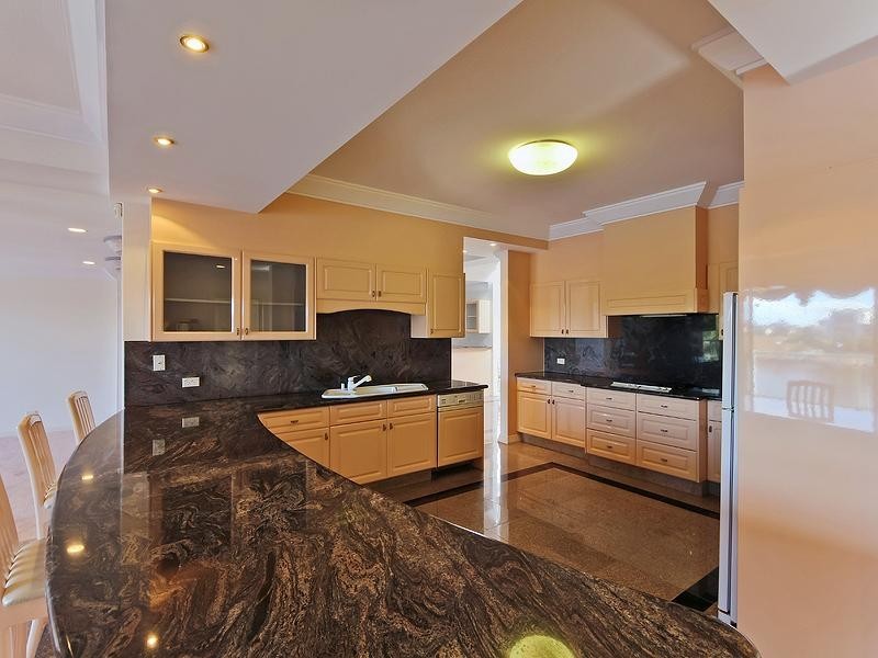 30 Witt Avenue, Carrara QLD 4211