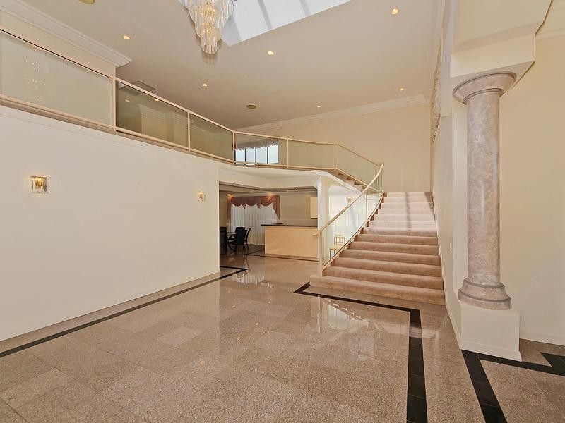 30 Witt Avenue, Carrara QLD 4211