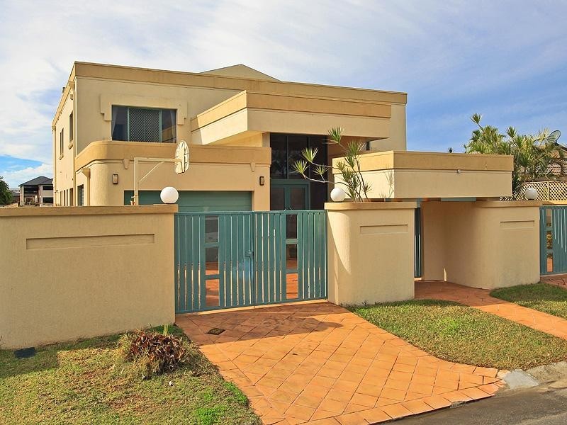 30 Witt Avenue, Carrara QLD 4211