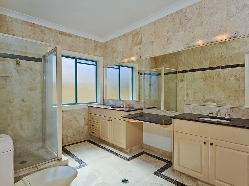 30 Witt Avenue, Carrara QLD 4211