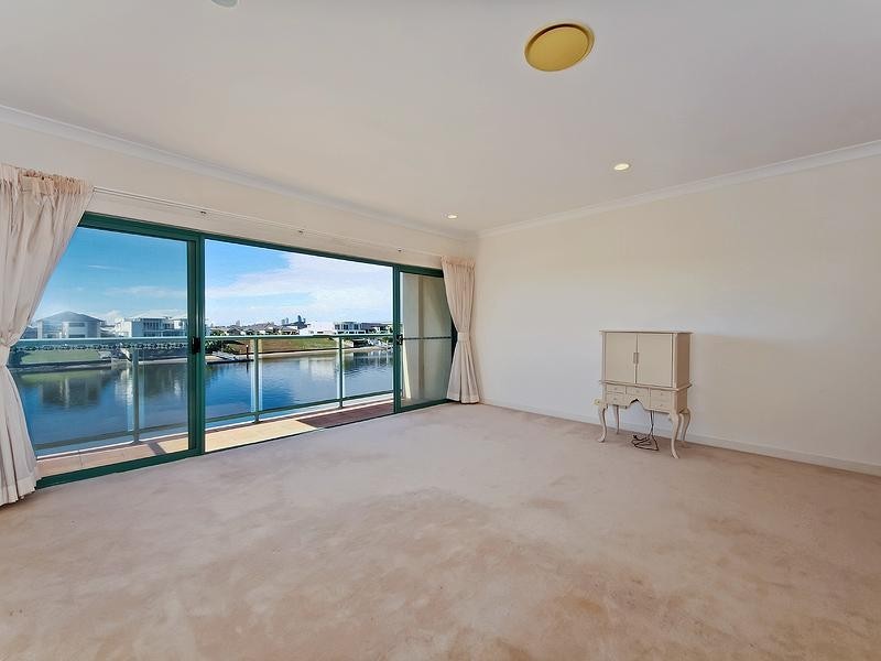 30 Witt Avenue, Carrara QLD 4211