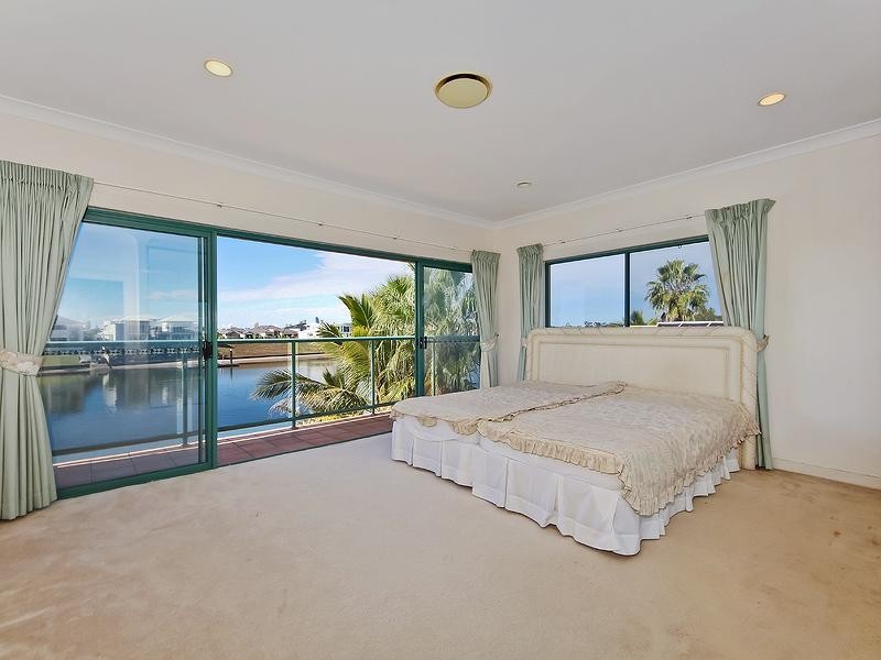 30 Witt Avenue, Carrara QLD 4211