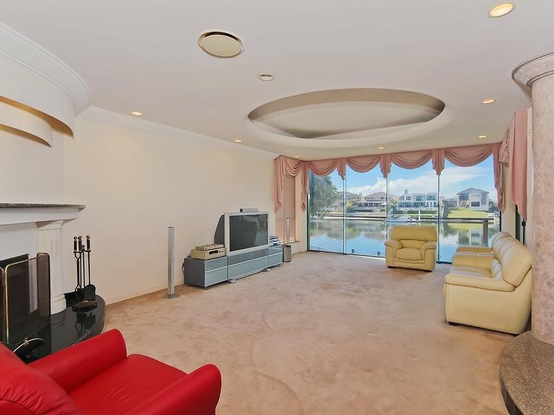 30 Witt Avenue, Carrara QLD 4211