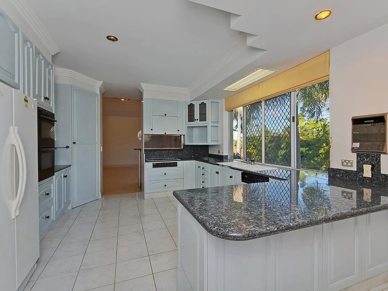 80 Cabana Boulevard, Benowa QLD 4217