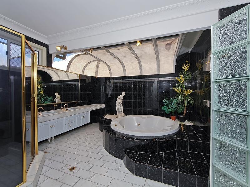 80 Cabana Boulevard, Benowa QLD 4217