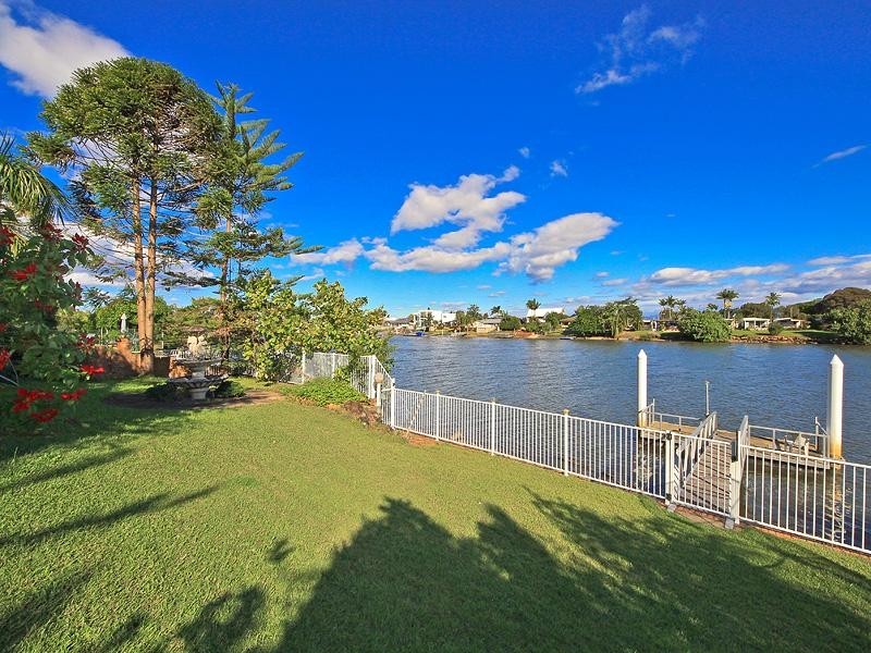 80 Cabana Boulevard, Benowa QLD 4217