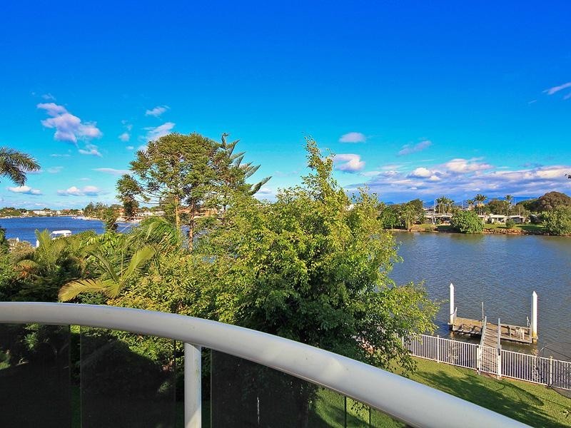 80 Cabana Boulevard, Benowa QLD 4217