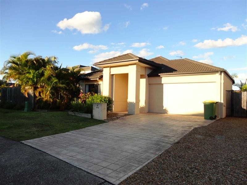 11 Windemere Crescent, Varsity Lakes QLD 4227