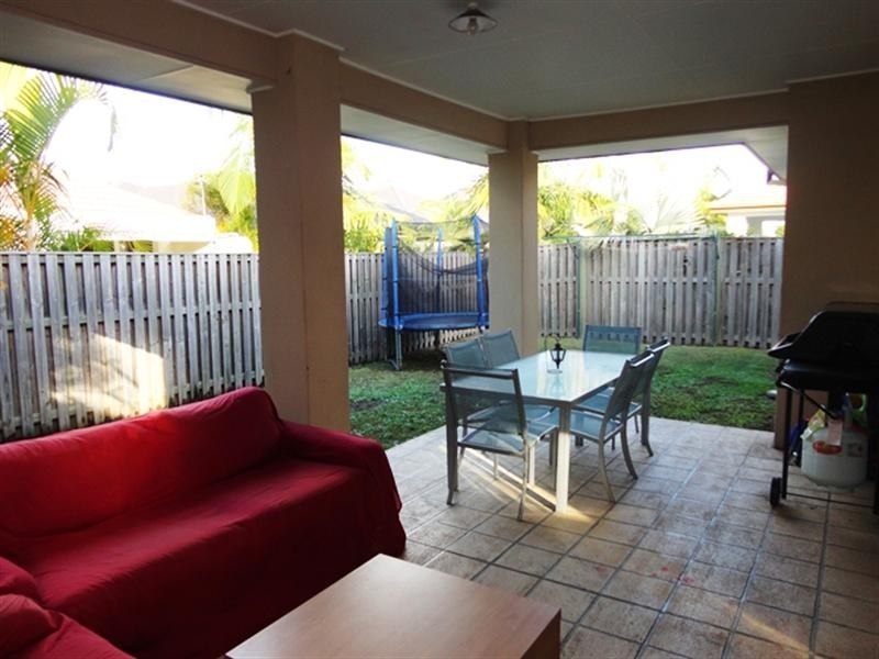 11 Windemere Crescent, Varsity Lakes QLD 4227