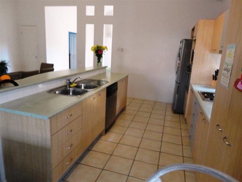 11 Windemere Crescent, Varsity Lakes QLD 4227