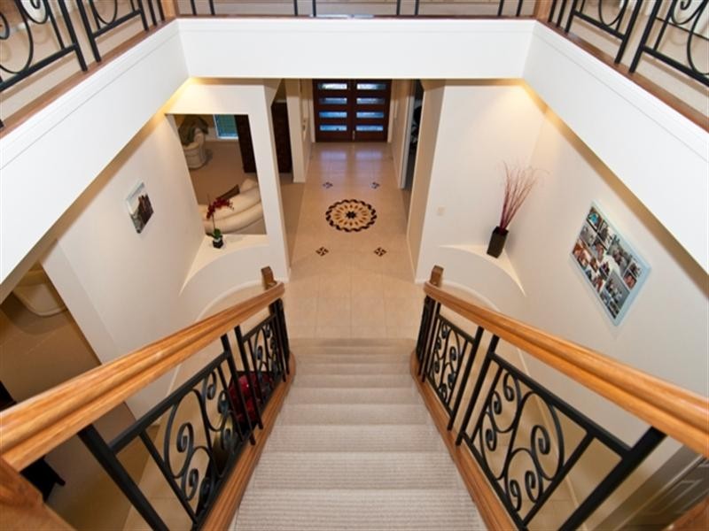 13 Moyenne Crescent, Varsity Lakes QLD 4227