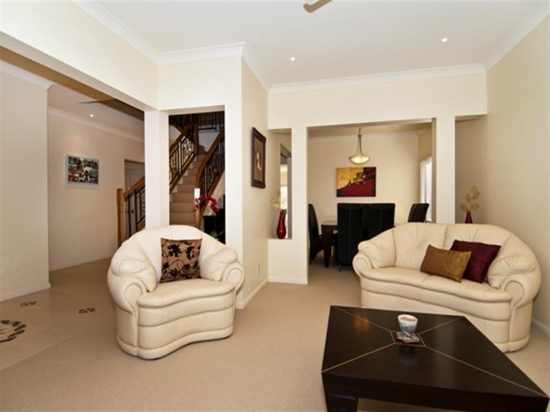 13 Moyenne Crescent, Varsity Lakes QLD 4227