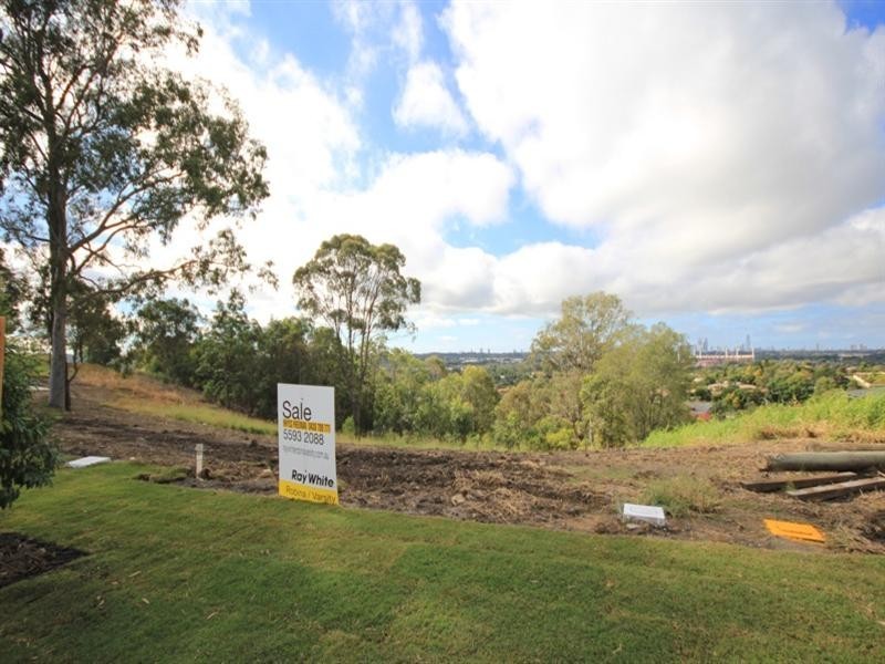 33 John Francis Drive, Carrara QLD 4211