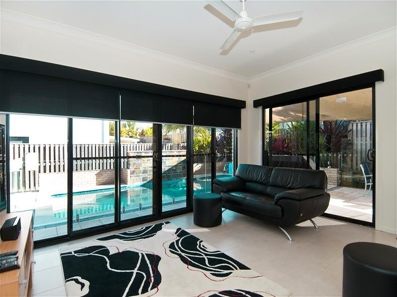 13 MOYENNE Crescent, Varsity Lakes QLD 4227