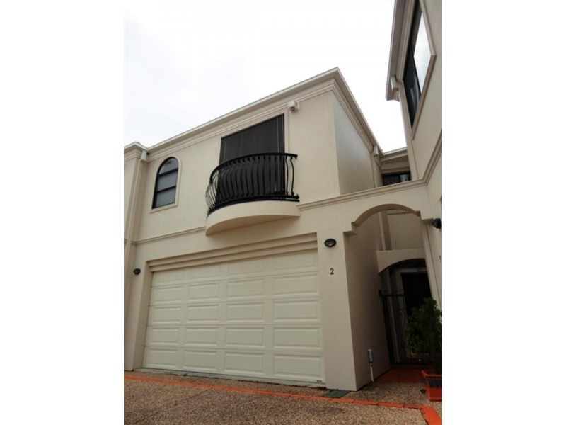 2/8 Blue Ridge Crescent, Varsity Lakes QLD 4227