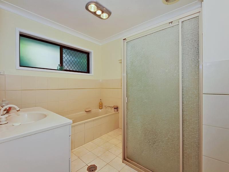 1 John Munro Court, Carrara QLD 4211