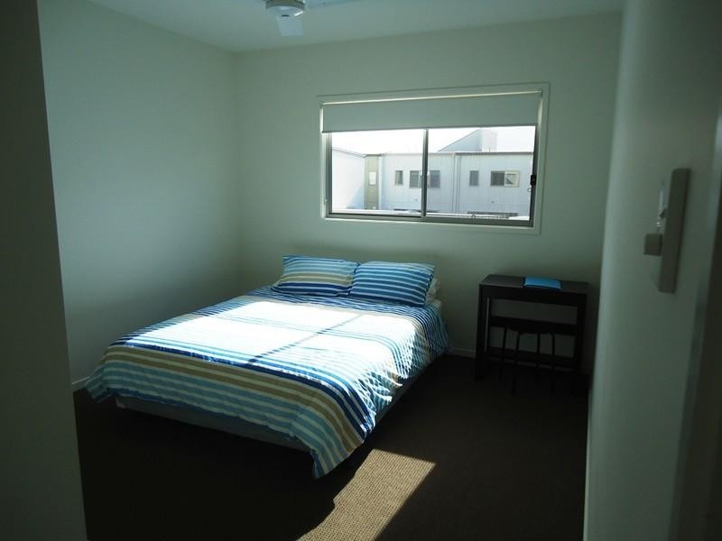 34 South Bay Drive, Varsity Lakes QLD 4227