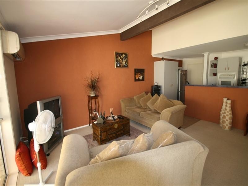 1/255 Christine Avenue, Varsity Lakes QLD 4227