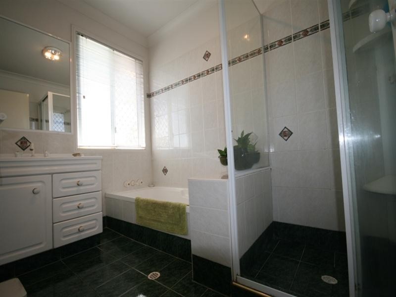 1/255 Christine Avenue, Varsity Lakes QLD 4227