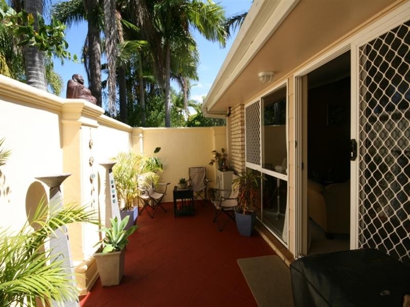 1/255 Christine Avenue, Varsity Lakes QLD 4227