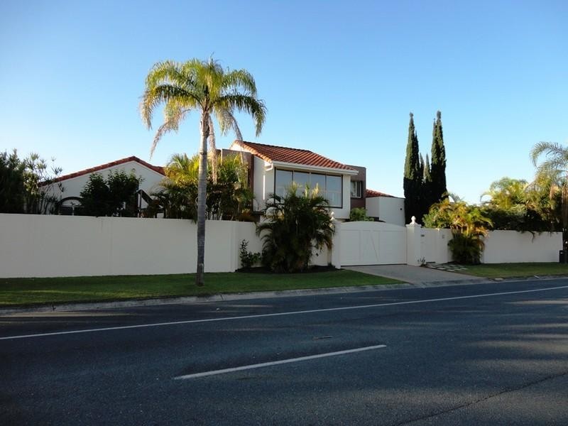 42 Beauty Point Drive, Robina QLD 4226