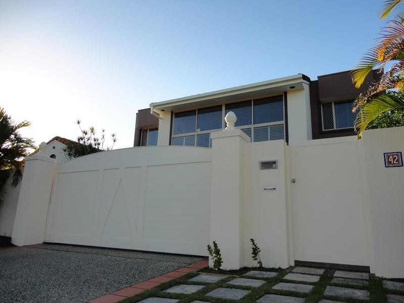 42 Beauty Point Drive, Robina QLD 4226