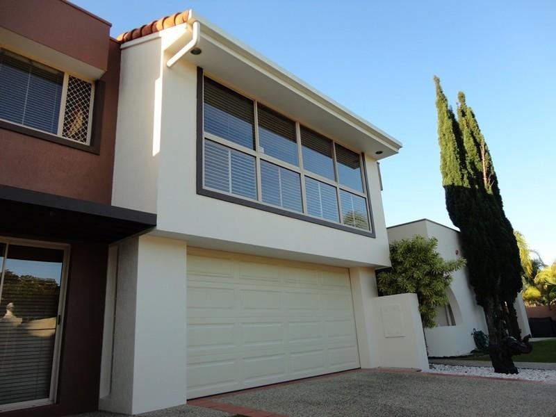 42 Beauty Point Drive, Robina QLD 4226