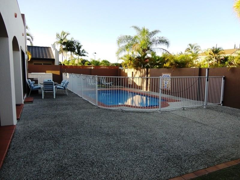 42 Beauty Point Drive, Robina QLD 4226