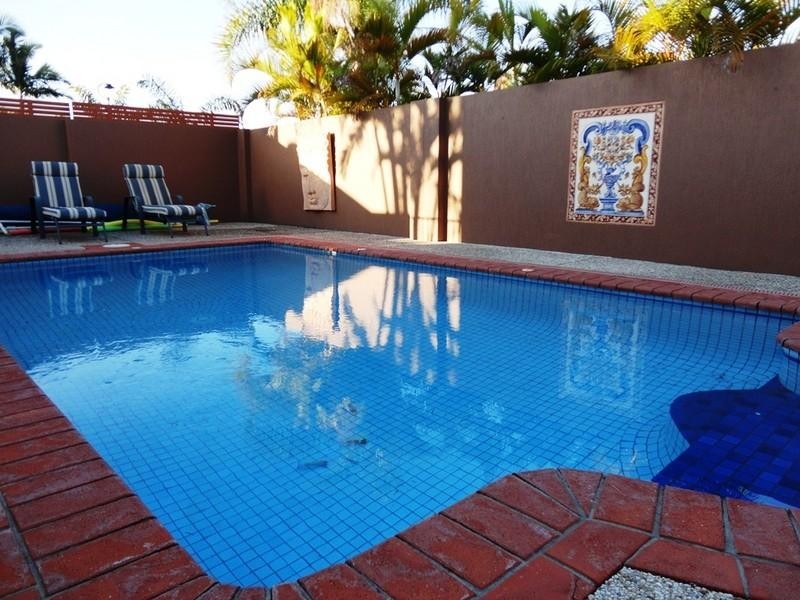 42 Beauty Point Drive, Robina QLD 4226