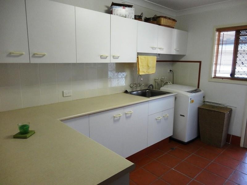 42 Beauty Point Drive, Robina QLD 4226