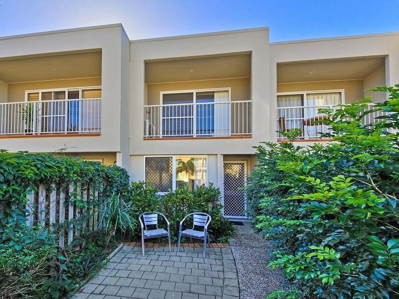 2/7 Sunset Boulevard, Surfers Paradise QLD 4217