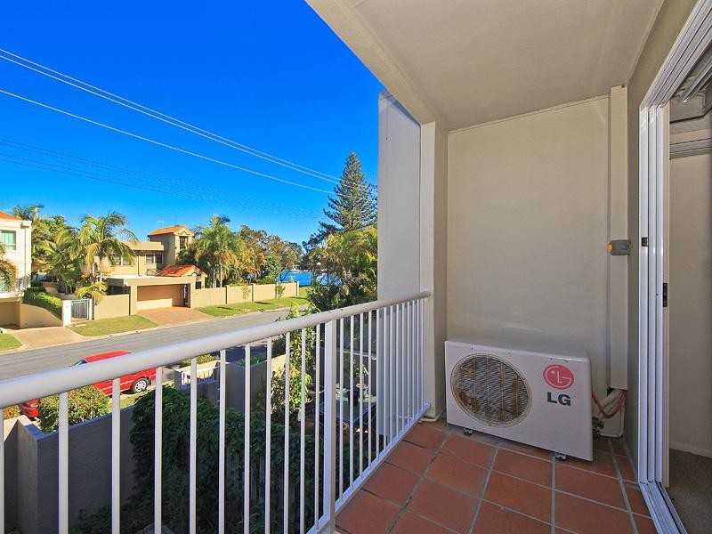 2/7 Sunset Boulevard, Surfers Paradise QLD 4217