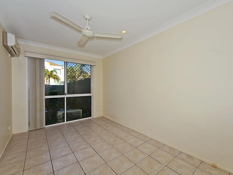 2/7 Sunset Boulevard, Surfers Paradise QLD 4217
