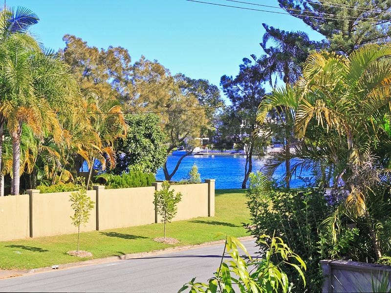 2/7 Sunset Boulevard, Surfers Paradise QLD 4217