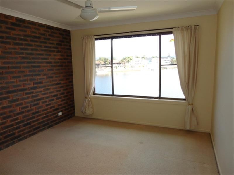 5/3 Jodie Court, Mermaid Waters QLD 4218