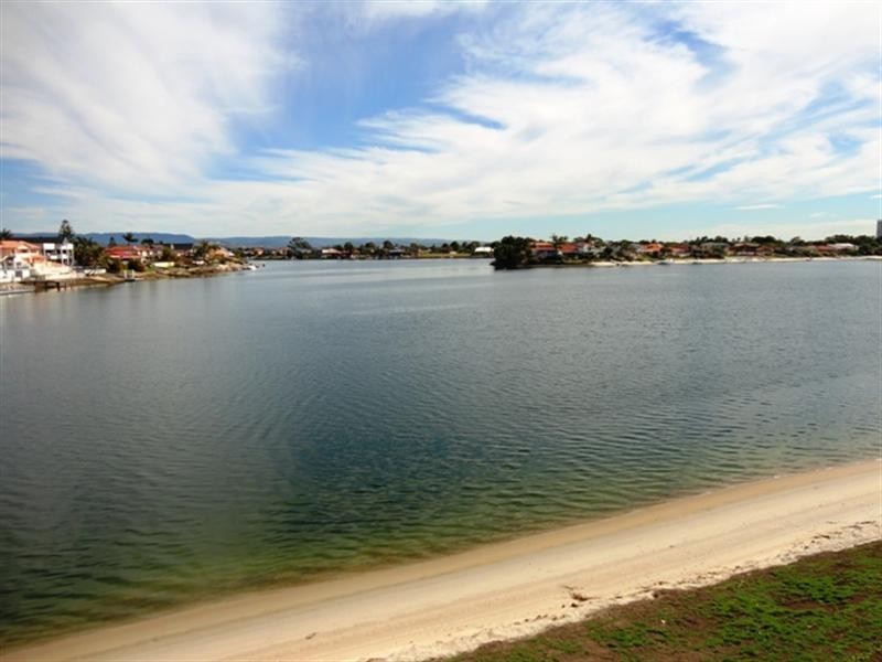 5/3 Jodie Court, Mermaid Waters QLD 4218