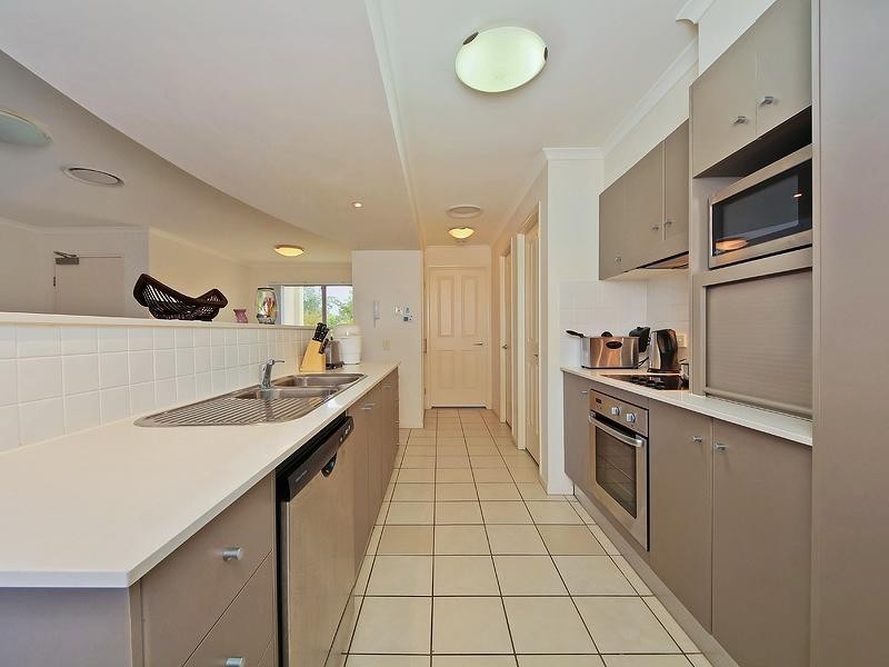 11/1 Riverwalk Avenue, Robina QLD 4226