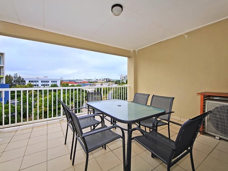 11/1 Riverwalk Avenue, Robina QLD 4226