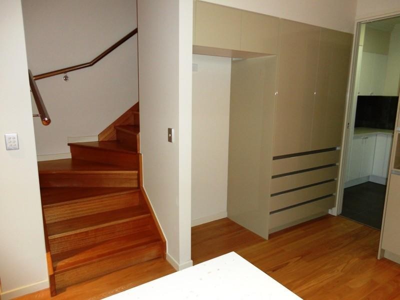 2/3 Mal Burke Street, Southport QLD 4215