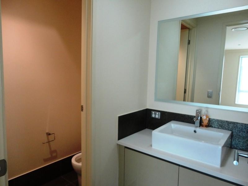 2/3 Mal Burke Street, Southport QLD 4215