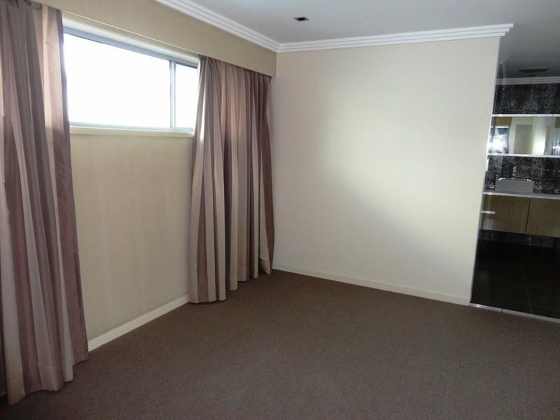 2/3 Mal Burke Street, Southport QLD 4215