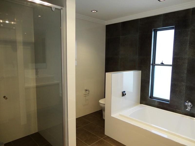 2/3 Mal Burke Street, Southport QLD 4215