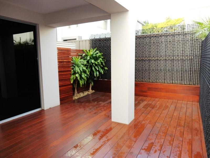 2/3 Mal Burke Street, Southport QLD 4215