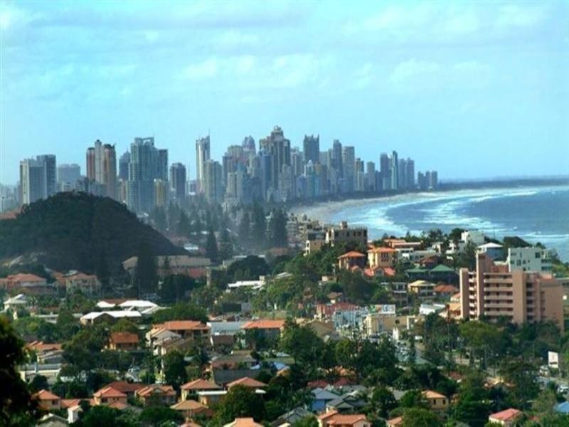 B17 Great Hall Drive, Miami QLD 4220