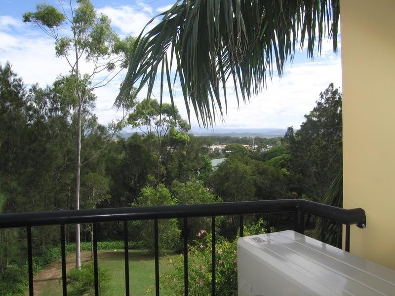 B17 Great Hall Drive, Miami QLD 4220