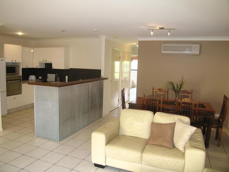 B17 Great Hall Drive, Miami QLD 4220